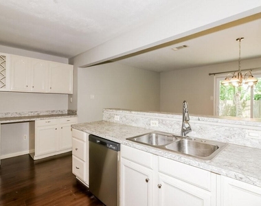 11611 Duane Street - Photo Thumbnail 5