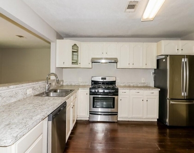 11611 Duane Street - Photo Thumbnail 6