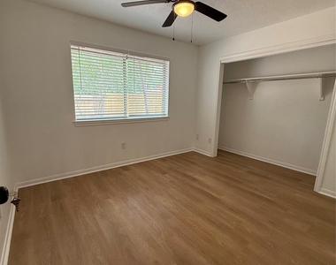 2075 Little Cedar Drive - Photo Thumbnail 23