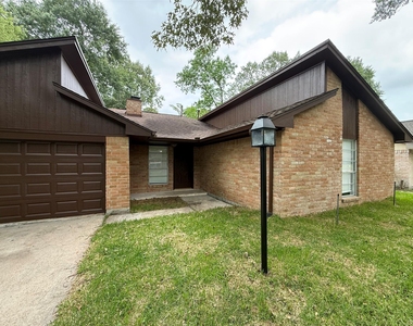 2075 Little Cedar Drive - Photo Thumbnail 2