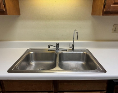 2475 Underwood Street - Photo Thumbnail 12