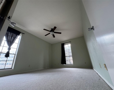 2475 Underwood Street - Photo Thumbnail 10