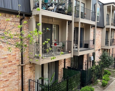 2475 Underwood Street - Photo Thumbnail 2