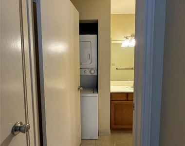 2475 Underwood Street - Photo Thumbnail 4
