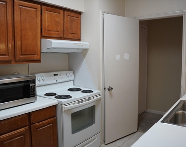 2475 Underwood Street - Photo Thumbnail 16