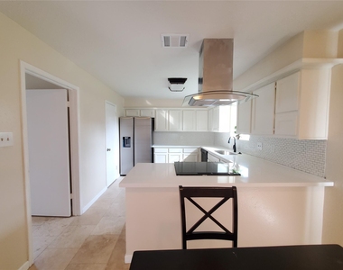 2810 Arrowhead Drive - Photo Thumbnail 13