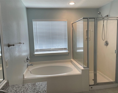 9022 Elm Drake Lane - Photo Thumbnail 12