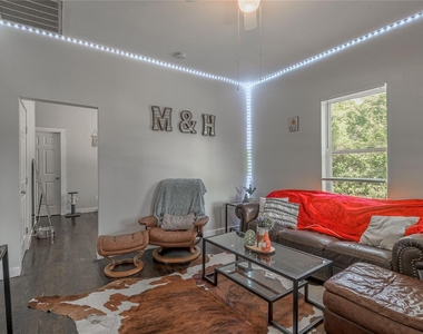 3210 Elks Drive - Photo Thumbnail 4