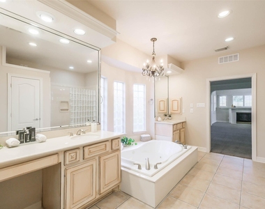 12411 Santiago Cove Lane - Photo Thumbnail 24