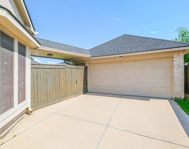 12411 Santiago Cove Lane - Photo Thumbnail 45