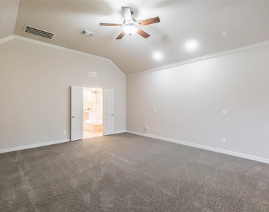 12411 Santiago Cove Lane - Photo Thumbnail 21