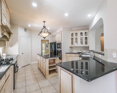 12411 Santiago Cove Lane - Photo Thumbnail 11