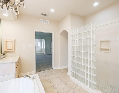 12411 Santiago Cove Lane - Photo Thumbnail 25