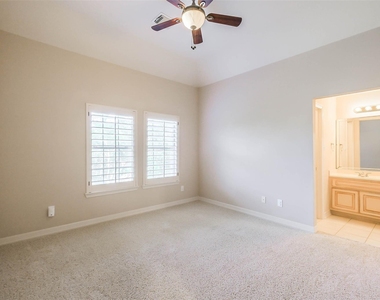 12411 Santiago Cove Lane - Photo Thumbnail 33