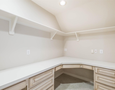 12411 Santiago Cove Lane - Photo Thumbnail 32