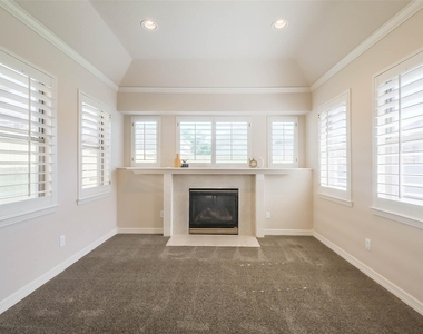 12411 Santiago Cove Lane - Photo Thumbnail 18