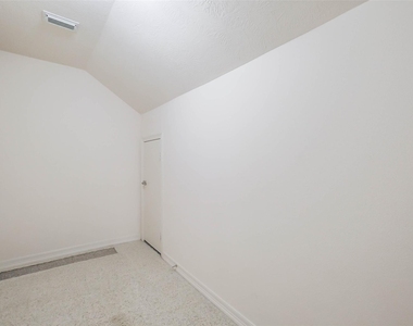 12411 Santiago Cove Lane - Photo Thumbnail 31