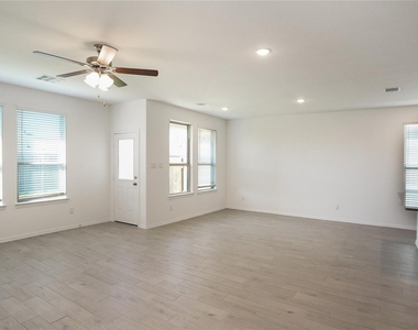 25810 Northpark Pine Drive - Photo Thumbnail 10