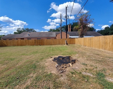 1025 6th Street - Photo Thumbnail 8