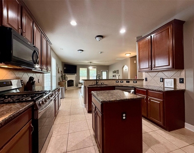 31310 Evergreen Park Lane - Photo Thumbnail 7