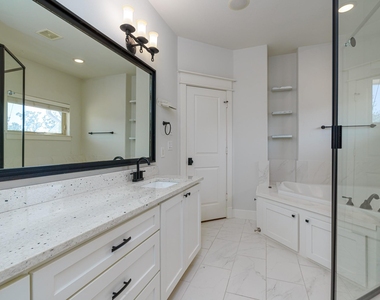 225 Knox Street - Photo Thumbnail 24