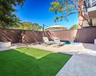 225 Knox Street - Photo Thumbnail 3