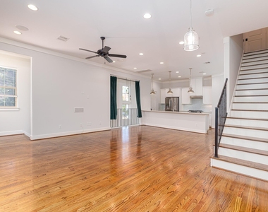 225 Knox Street - Photo Thumbnail 12