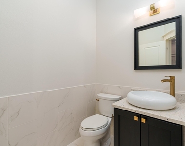 225 Knox Street - Photo Thumbnail 15
