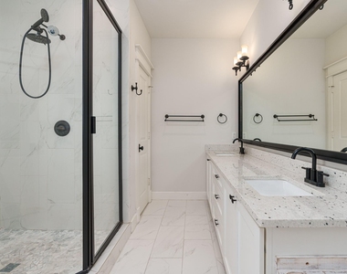 225 Knox Street - Photo Thumbnail 23