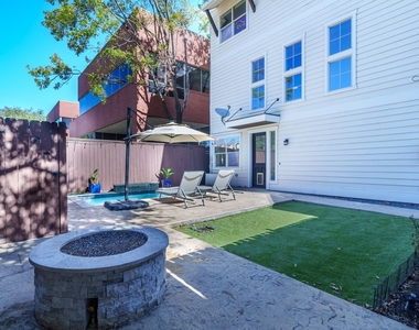 225 Knox Street - Photo Thumbnail 4