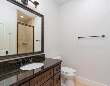 225 Knox Street - Photo Thumbnail 8