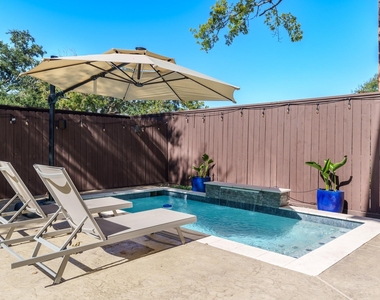 225 Knox Street - Photo Thumbnail 2