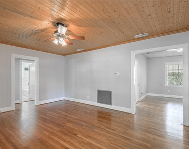 1415 22nd Street - Photo Thumbnail 5