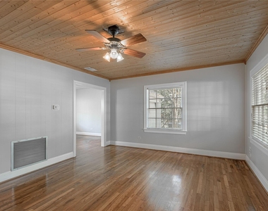1415 22nd Street - Photo Thumbnail 3