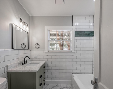1415 22nd Street - Photo Thumbnail 15