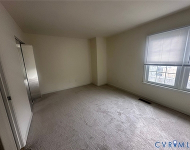 7812 Coachford Court - Photo Thumbnail 4