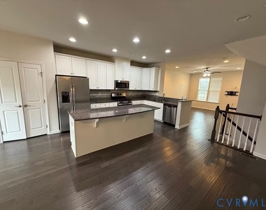 11955 Shire View Way - Photo Thumbnail 3