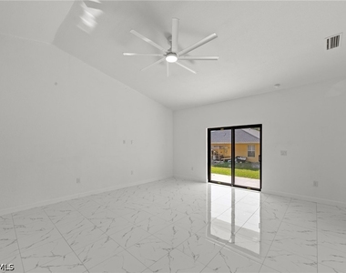 1940 Laverna Avenue - Photo Thumbnail 7