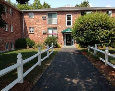 93 West - Photo Thumbnail 4