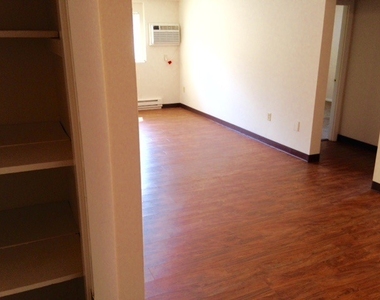 93 West - Photo Thumbnail 15