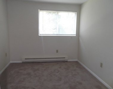93 West - Photo Thumbnail 23