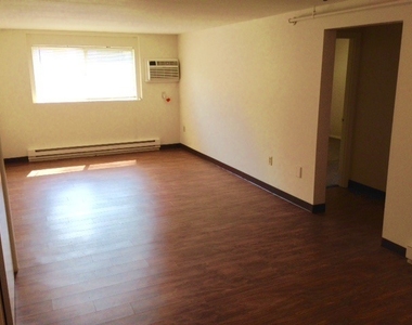 93 West - Photo Thumbnail 18