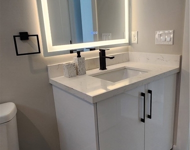 758 Worth Avenue S - Photo Thumbnail 9