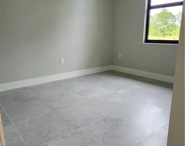 758 Worth Avenue S - Photo Thumbnail 12