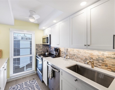 25840 Hickory Boulevard - Photo Thumbnail 10