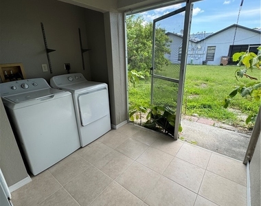 129 Se 23rd Place - Photo Thumbnail 10