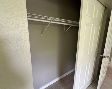 129 Se 23rd Place - Photo Thumbnail 8