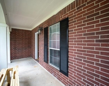 2322 Cool Springs Lane - Photo Thumbnail 2