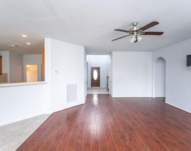 2322 Cool Springs Lane - Photo Thumbnail 17