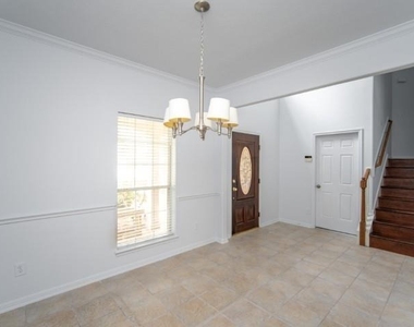 2322 Cool Springs Lane - Photo Thumbnail 6